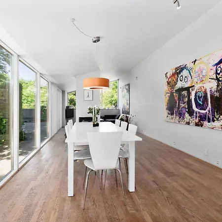 A Cosy Modern House By The Woods And Villa Egå